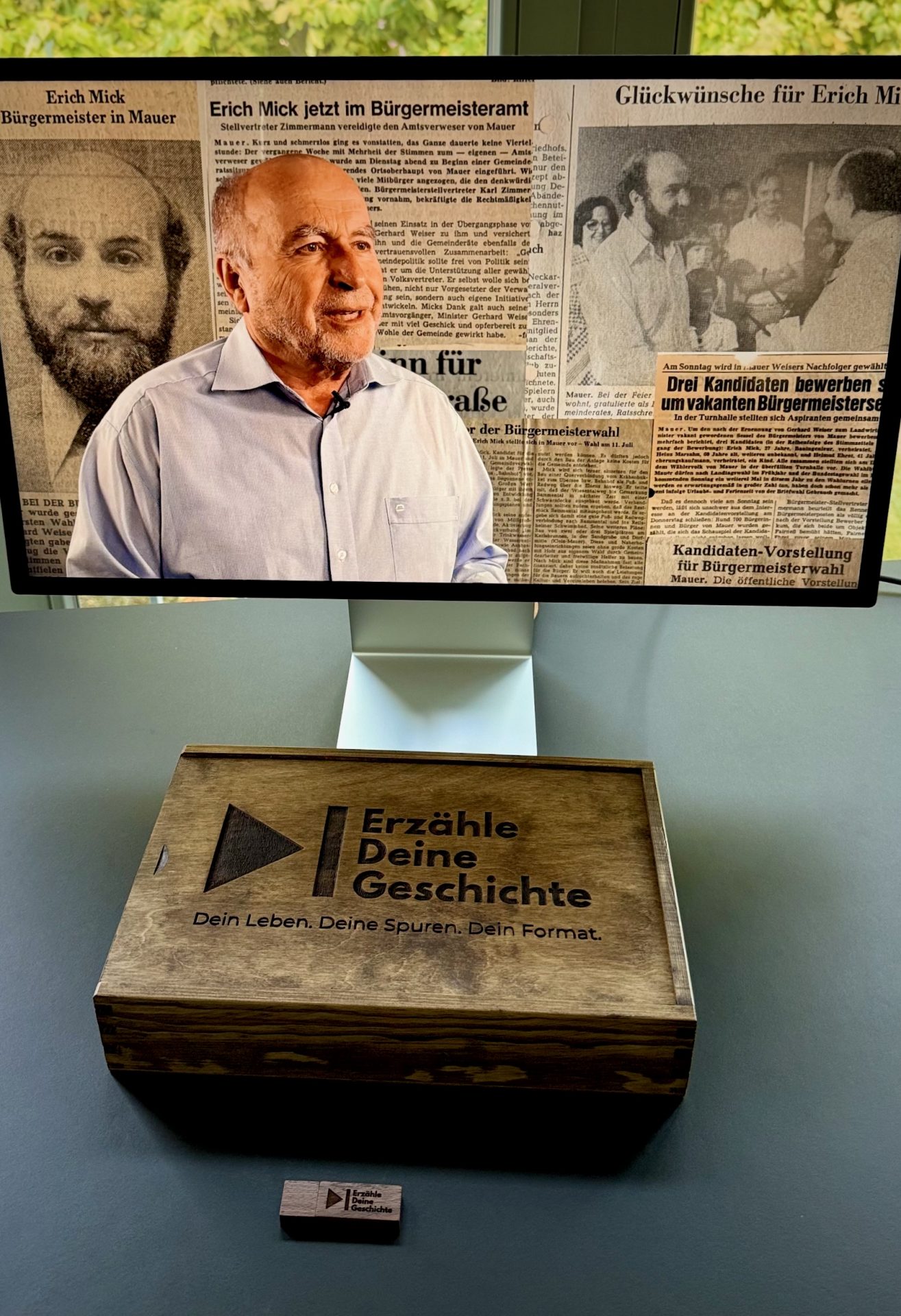 Persönliche Videobiografie mit individuell gestalteter Erinnerungsbox und digitalem Film als bleibendes Familienerbe.